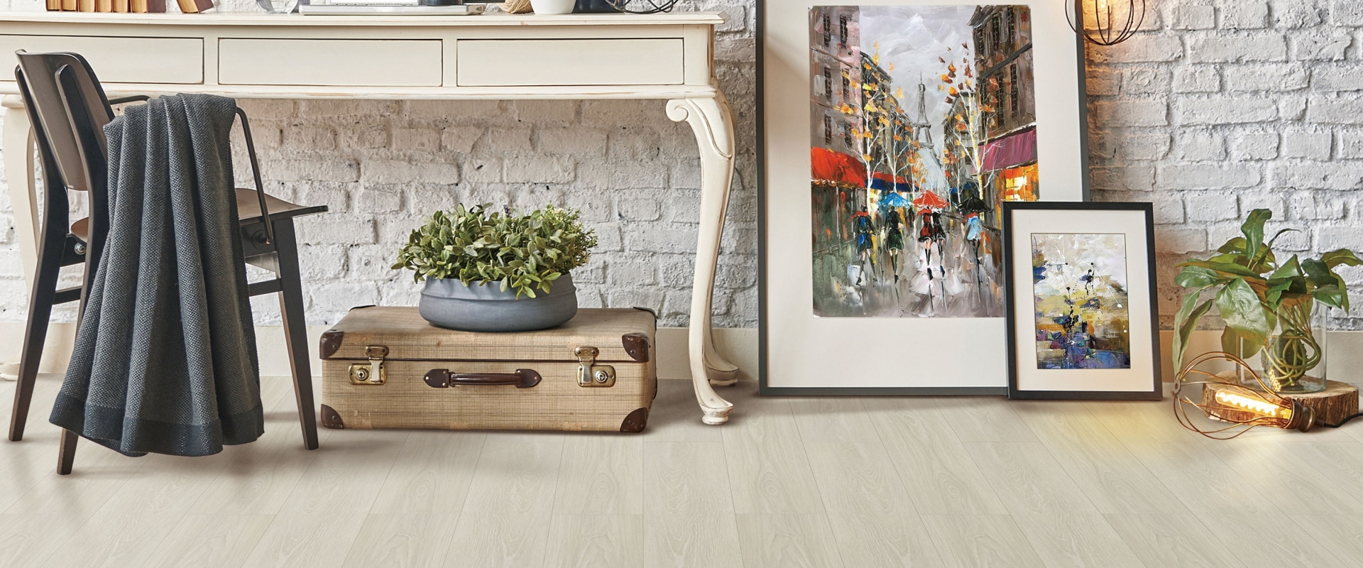 delores floor